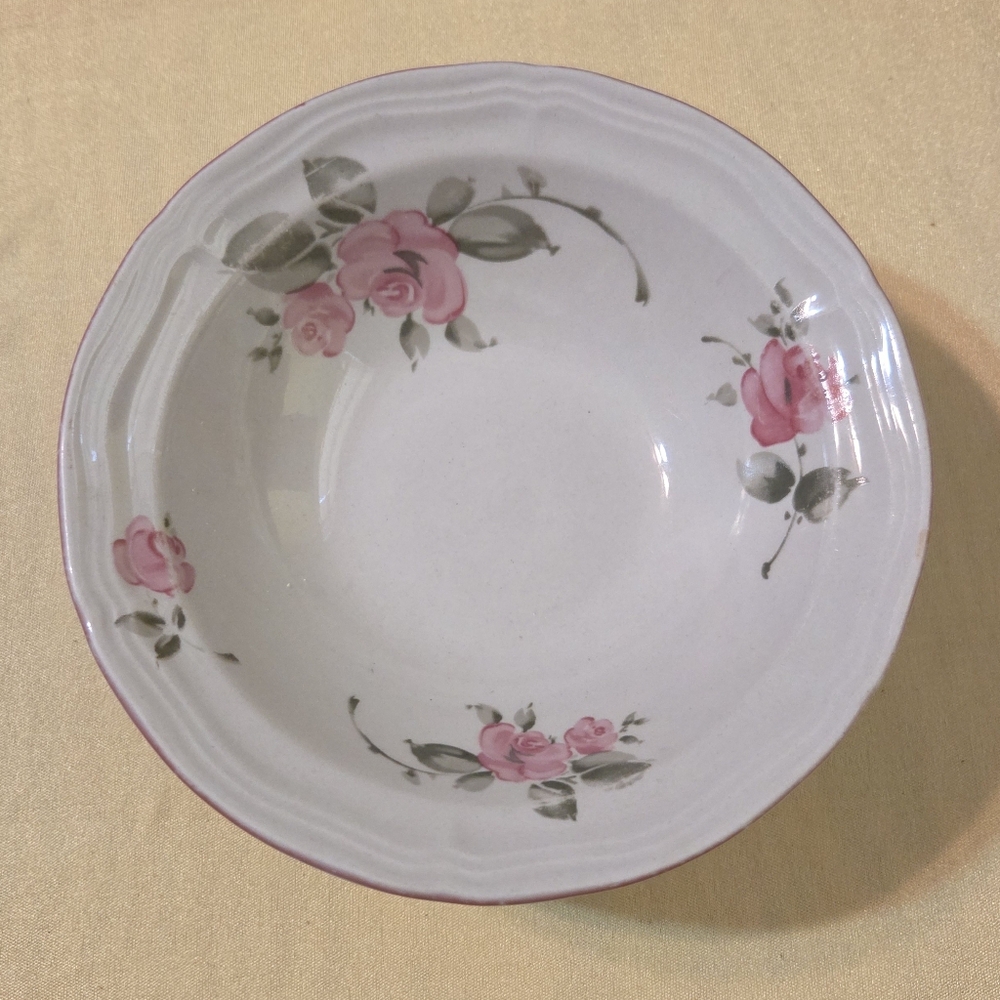 Gibson Housewares Roseland China- 4 Cereal/Salad Bowls